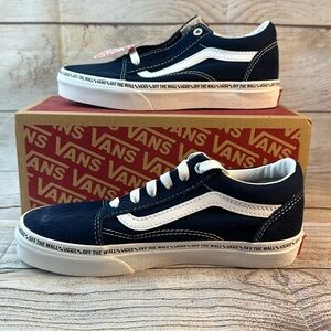 NWT and box Vans Old School sneaker size youth 3 navy and white
